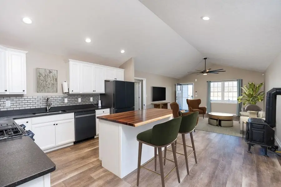 56 Church Hill Ln, Fishersville, VA 22939 - #3