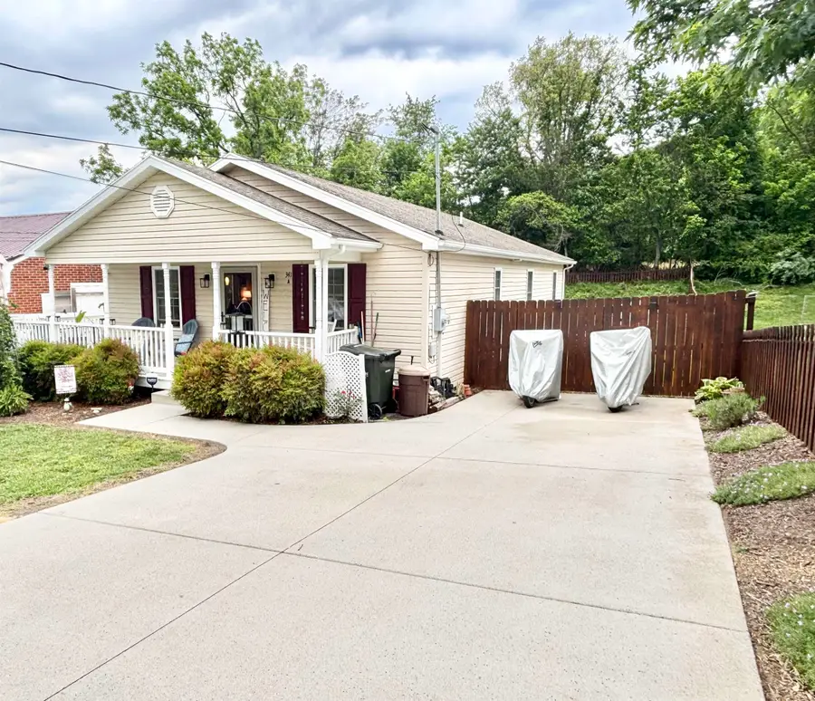 341A Campbell St, Staunton, VA 24401 - #2