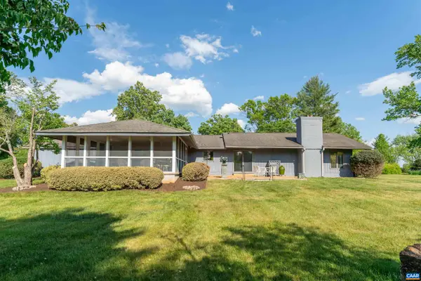 1221 West Leigh Dr, Charlottesville, VA 22901