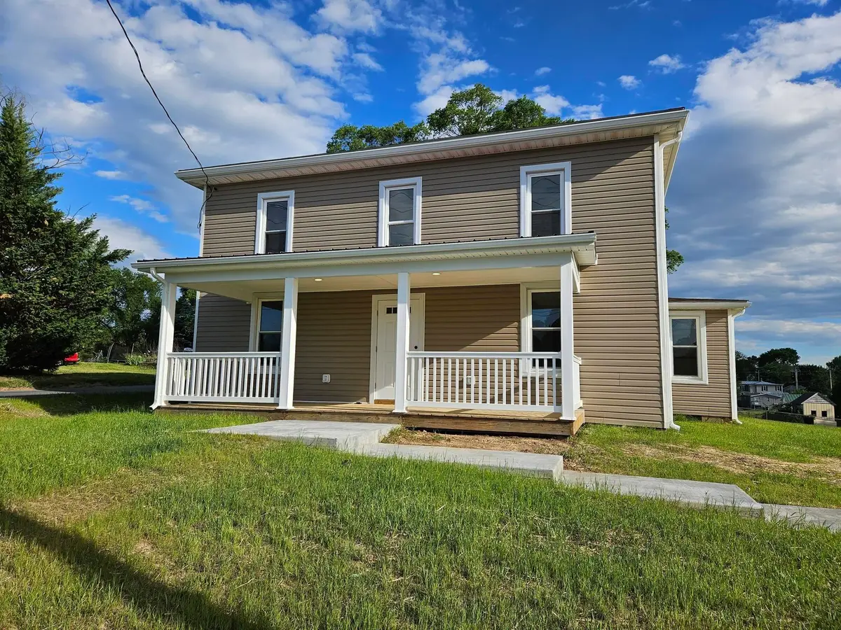 806 Junior Ave, Shenandoah, VA 22849 - #1