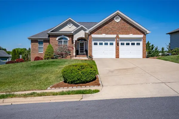 121 Leonard Ct, Harrisonburg, VA 22801