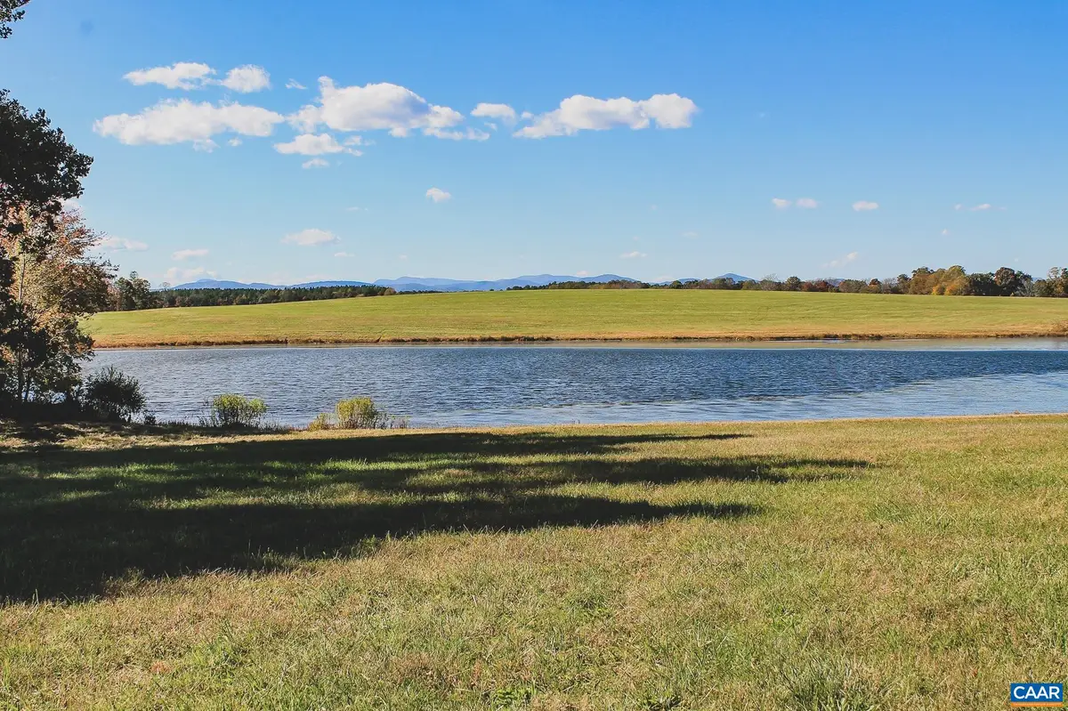 17 Rolling Rd S, Scottsville, VA 24590 - #1