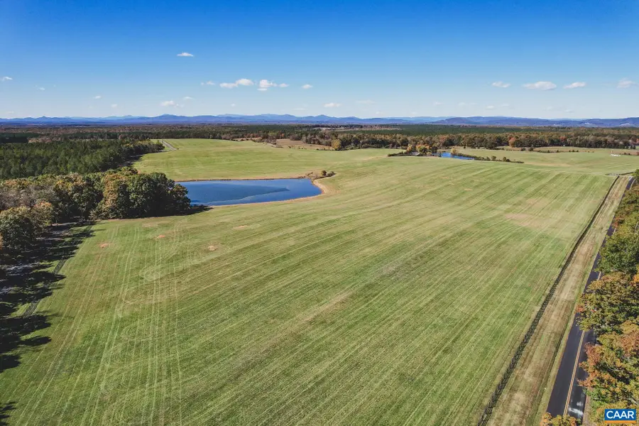 17 Rolling Rd S, Scottsville, VA 24590 - #3