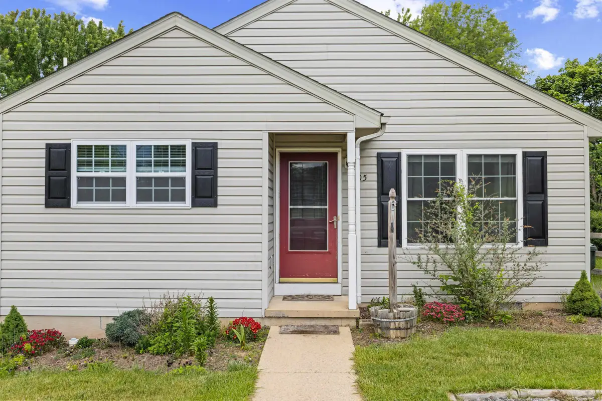1005 D St, Waynesboro, VA 22980 - #1