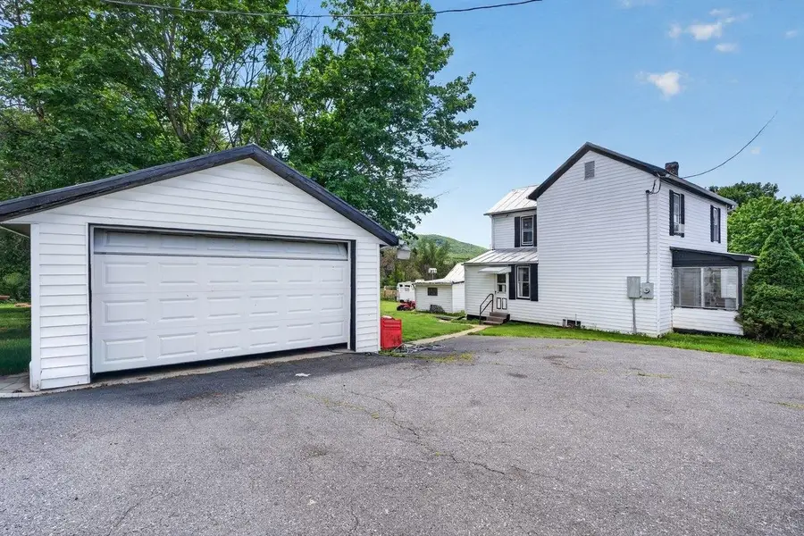 724 Newtown Rd, Elkton, VA 22827 - #2