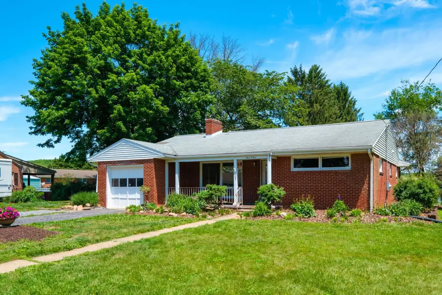 305 High St, Bridgewater, VA 22812 - #2