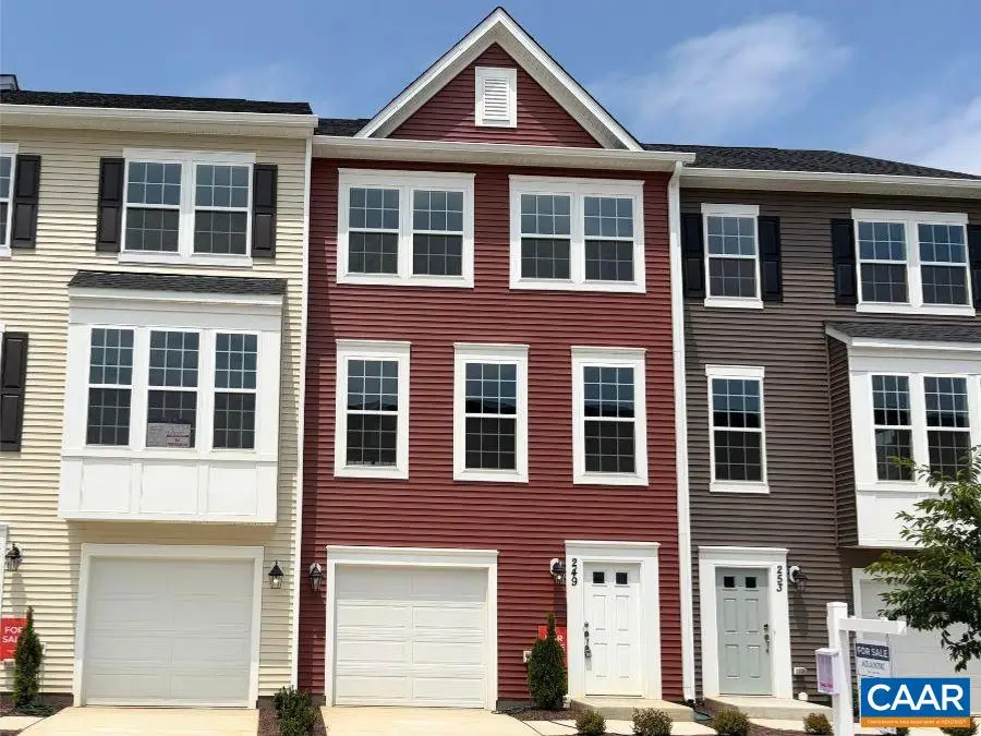 249 Cheshire Ln, Waynesboro, VA 22980 - #1