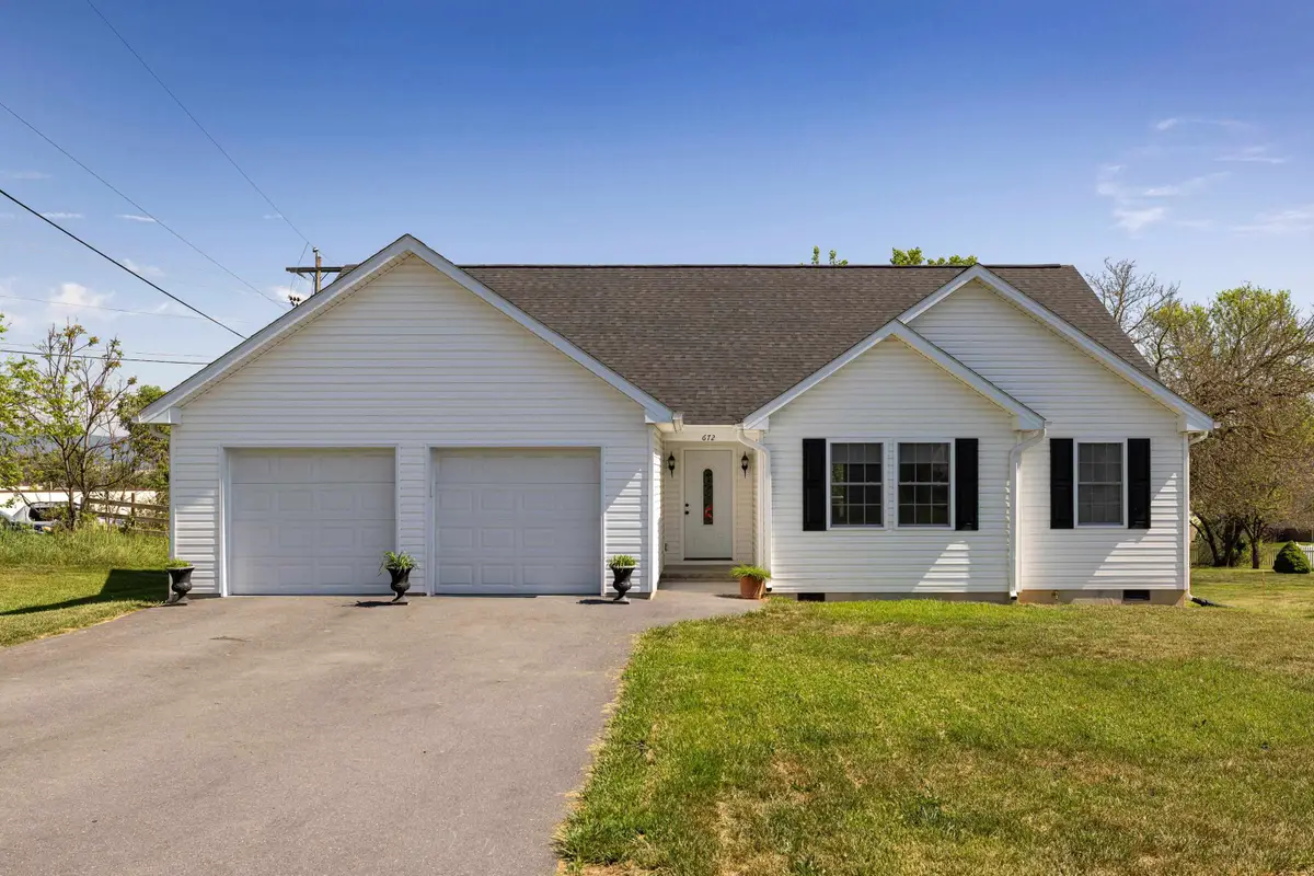 672 Elm St, Broadway, VA 22815 - #1