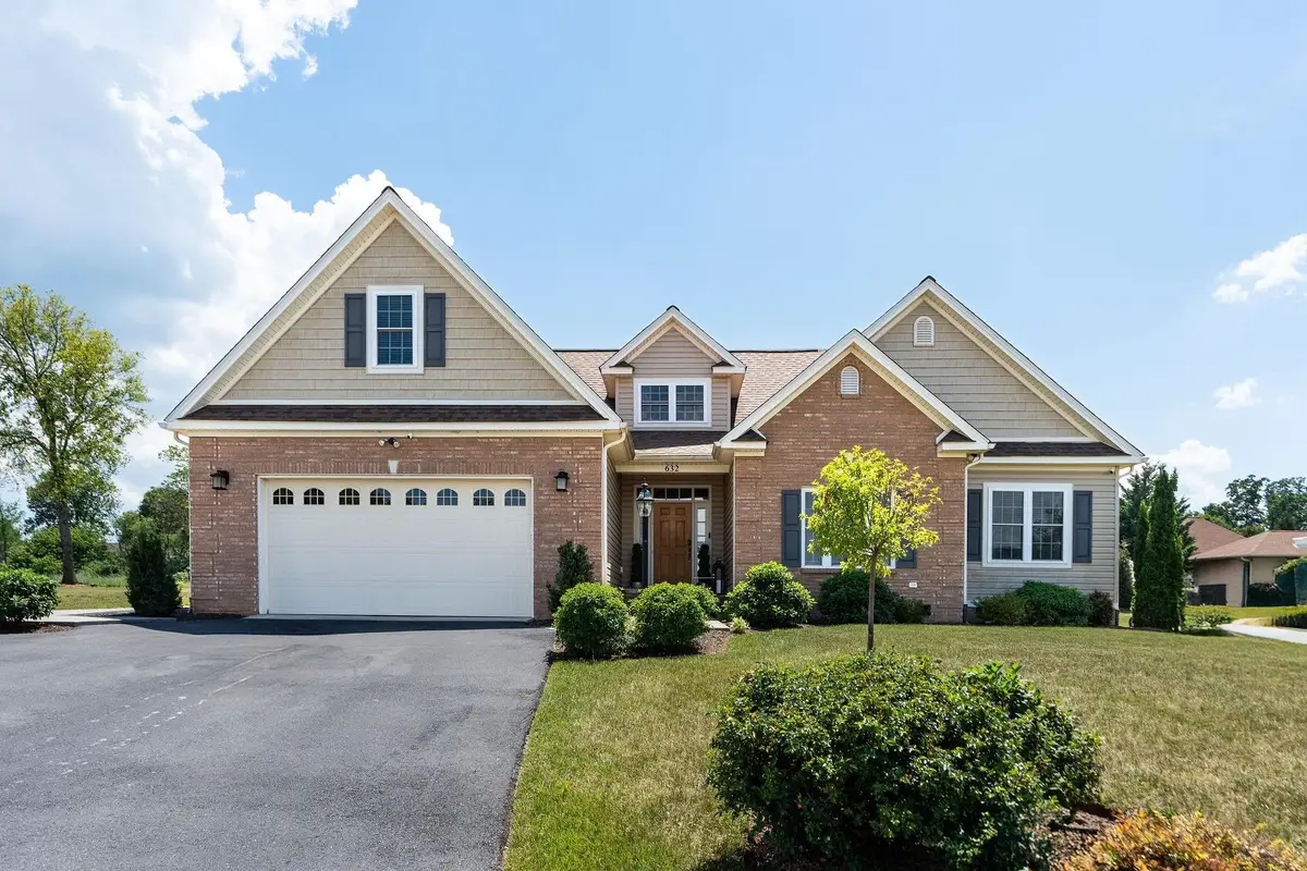 632 Legrande Ave, Waynesboro, VA 22980 - #1