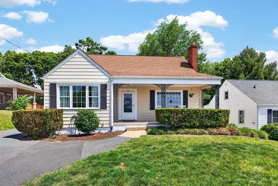1003 Skymont Rd, Staunton, VA 24401 - #2