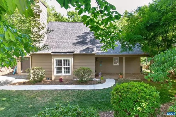 305 Starcrest Rd, Charlottesville, VA 22902