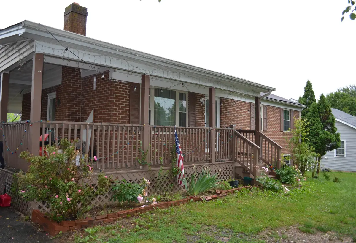 108 Harper St, Weyers Cave, VA 24486 - #1