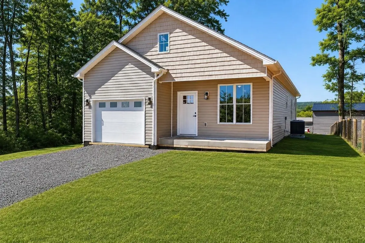 487 Pocahontas Ave, Shenandoah, VA 22849 - #1