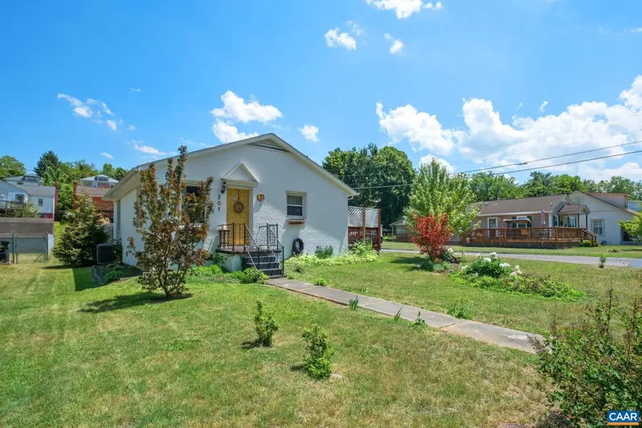 201 Park Blvd, Staunton, VA 24401 - #2