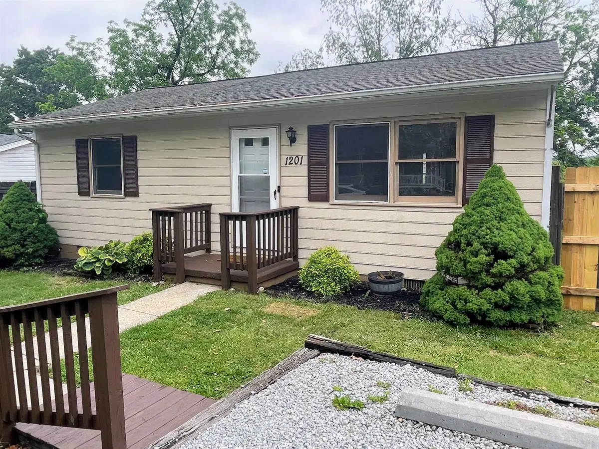 1201 4th St, Waynesboro, VA 22980 - #1