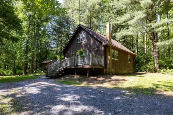 971 Shipyard Rd, Shenandoah, VA 22849