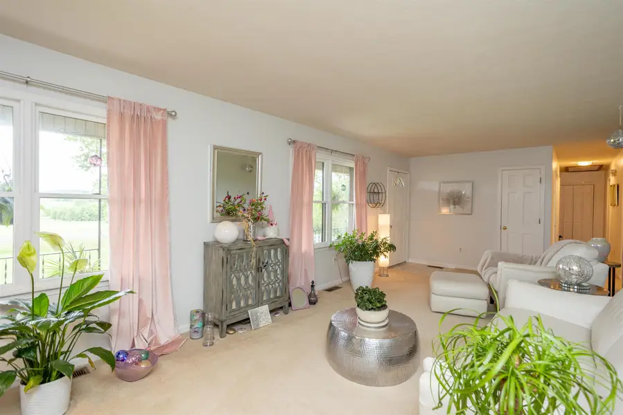 11 Meadowbrook Dr, Stuarts Draft, VA 24477 - #3