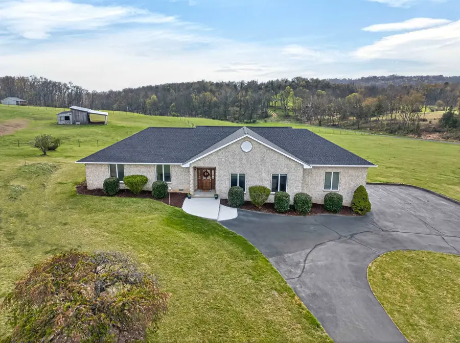 363 Davis Ln, New Market, VA 22844 - #2