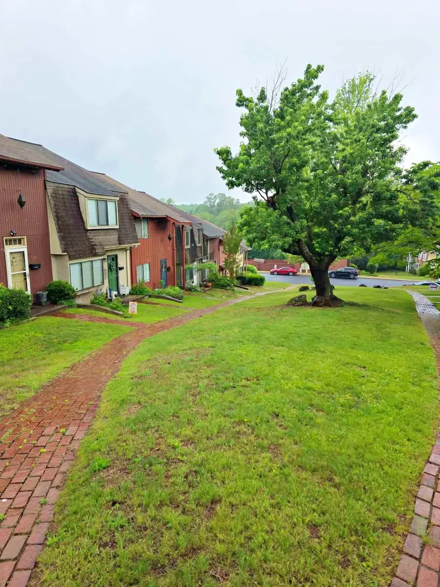 60 Woodlake Dr, Charlottesville, VA 22911 - #2