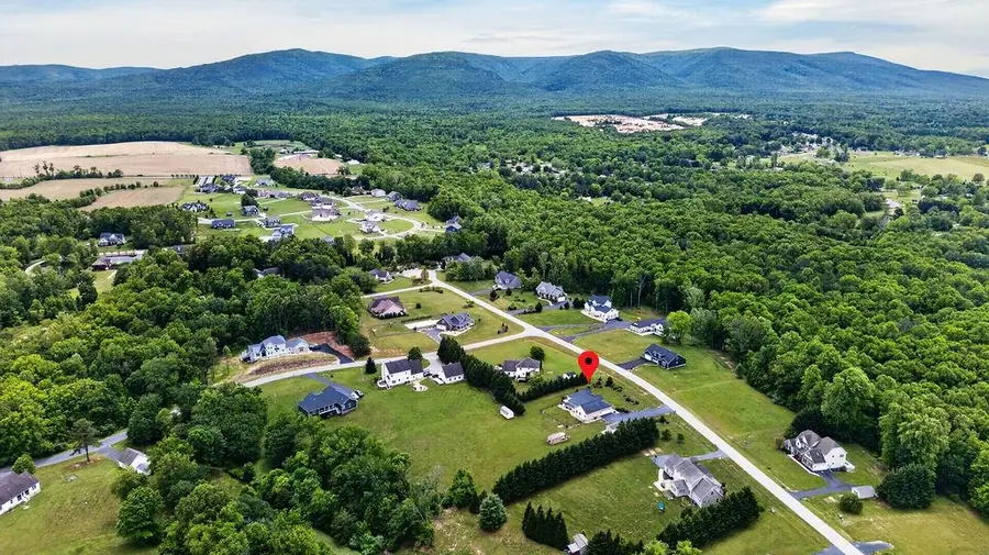 29 Kennedy Ridge Ct, Stuarts Draft, VA 24477 - #2
