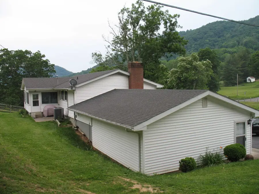 10998 Sam Snead Hwy, Hot Springs, VA 24445 - #3