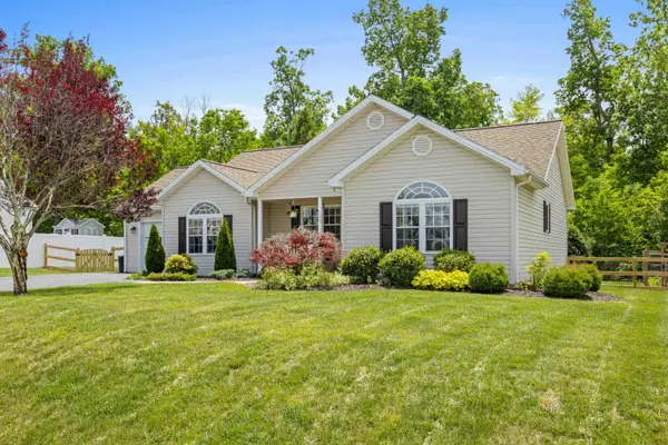 135 Woodside Dr, Waynesboro, VA 22980