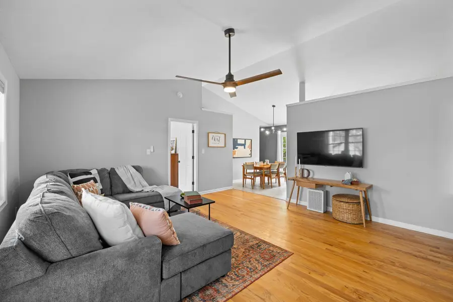 135 Woodside Dr, Waynesboro, VA 22980 - #2