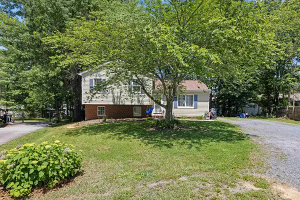 16 Kingston Ct, Stuarts Draft, VA 24477
