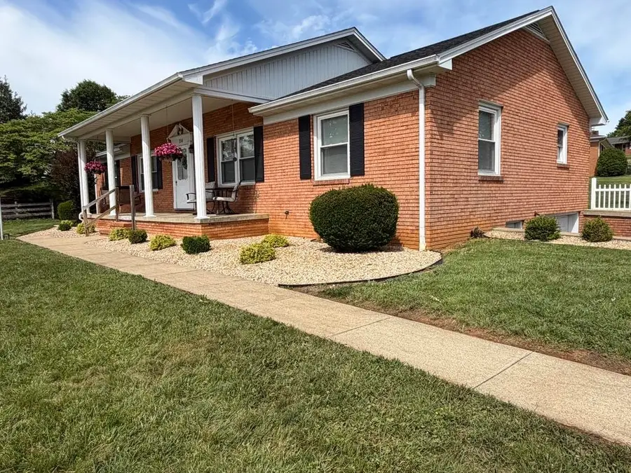 114 Old White Bridge Rd, Waynesboro, VA 22980 - #2