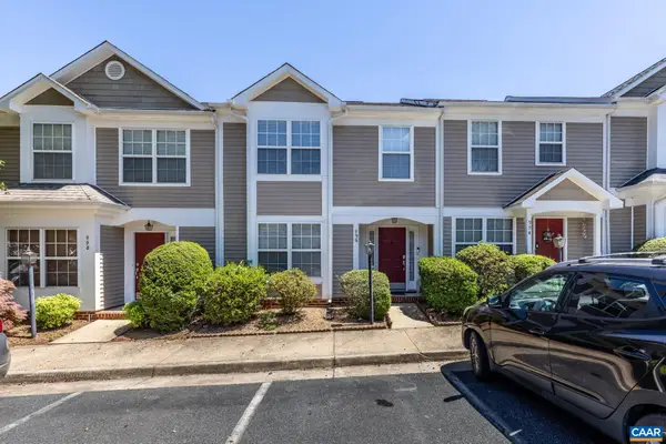 996 River Run Dr, Charlottesville, VA 22901