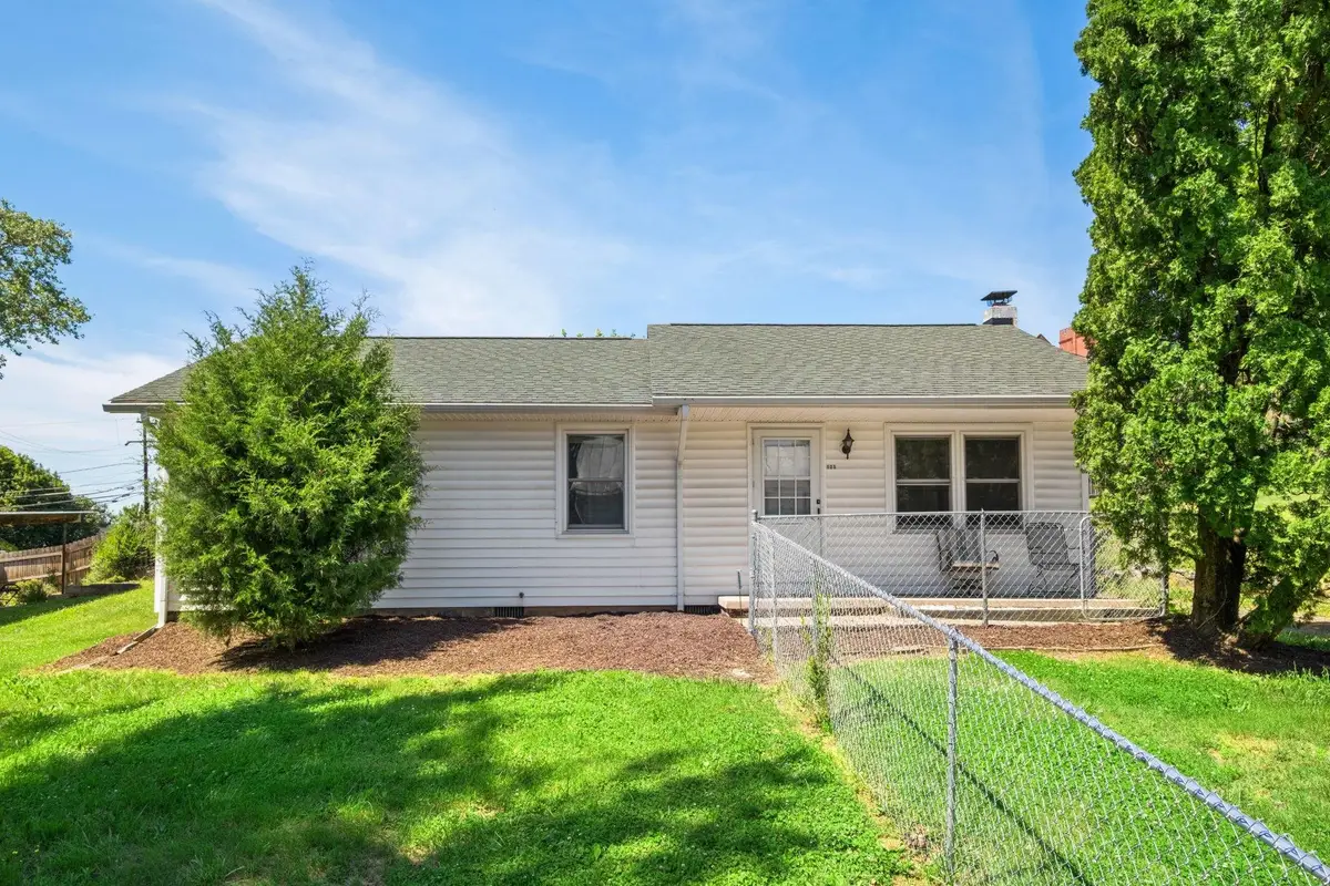 125 Riverside Dr E, Timberville, VA 22853 - #1