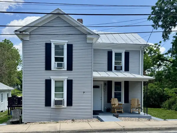 240 High St, Dayton, VA 22821