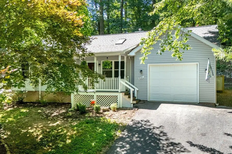601 Flower Dr, McGaheysville, VA 22840 - #2