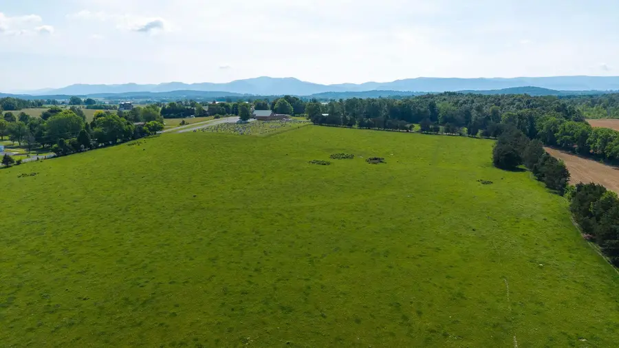 2010 Knightly Mill Rd, New Hope, VA 24469 - #3