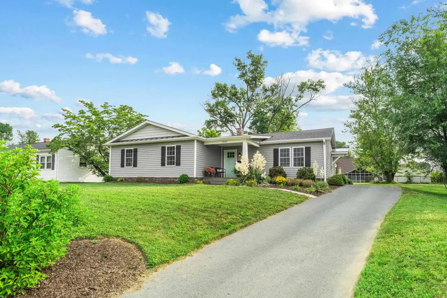 1334 Keesling Ave, Waynesboro, VA 22980 - #3