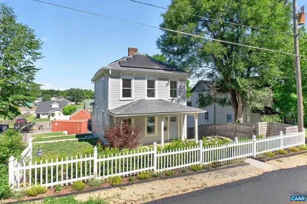 433 Winchester Ave N, Waynesboro, VA 22980