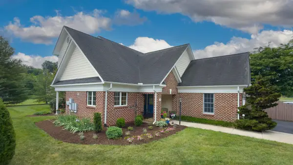 22 Haven Oak Ct, Lexington, VA 24450