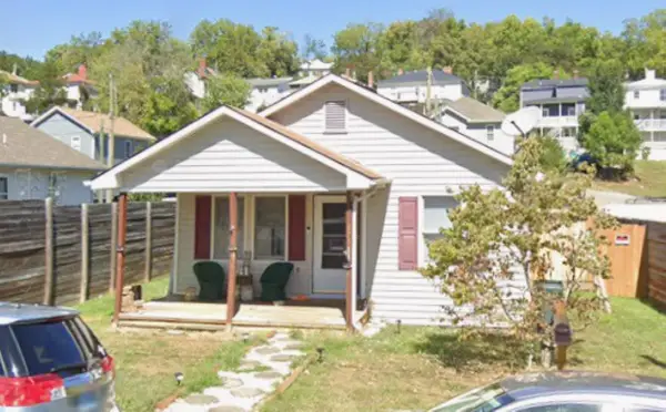 875 Johnson St W, Staunton, VA 24401