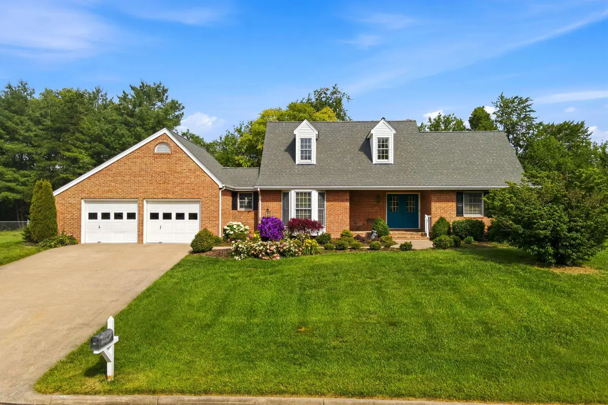 415 Kern St, Woodstock, VA 22664 - #1