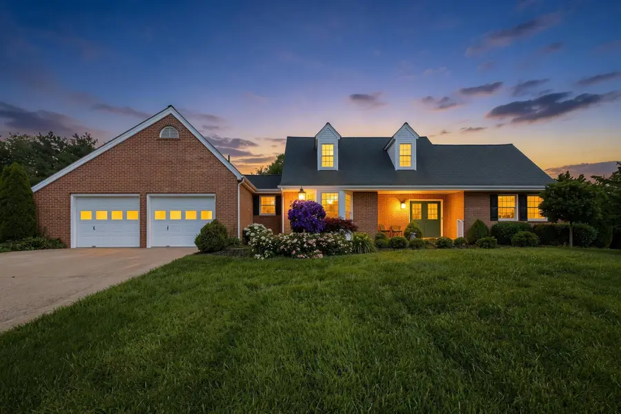 415 Kern St, Woodstock, VA 22664 - #2