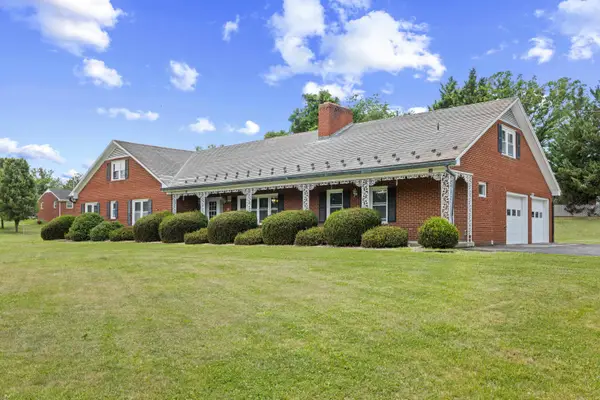 15 York Ave, Stuarts Draft, VA 24477