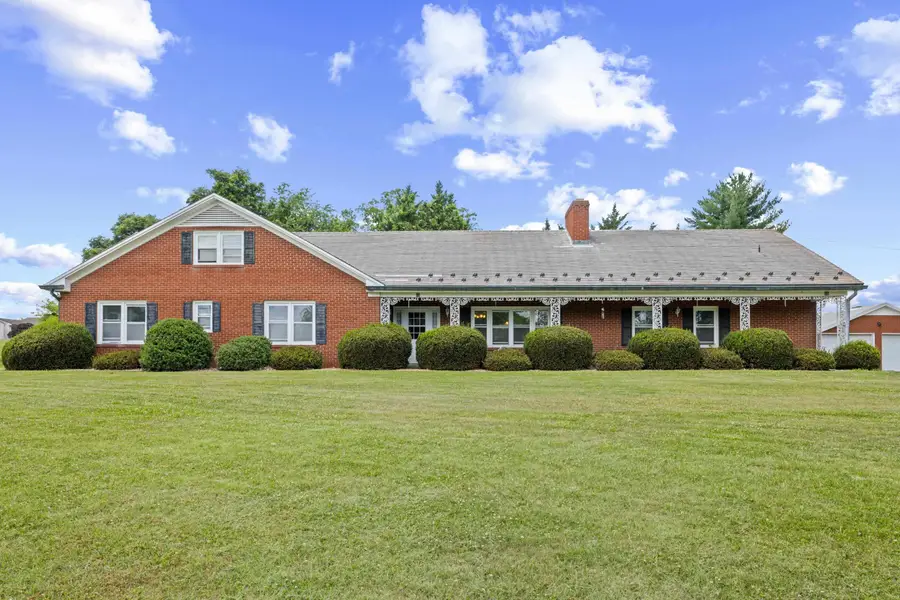 15 York Ave, Stuarts Draft, VA 24477 - #2