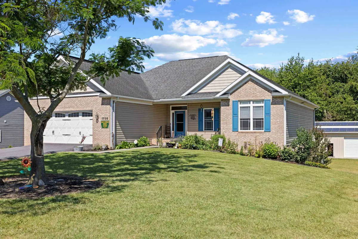 1705 Holly Ave, Grottoes, VA 24441 - #1
