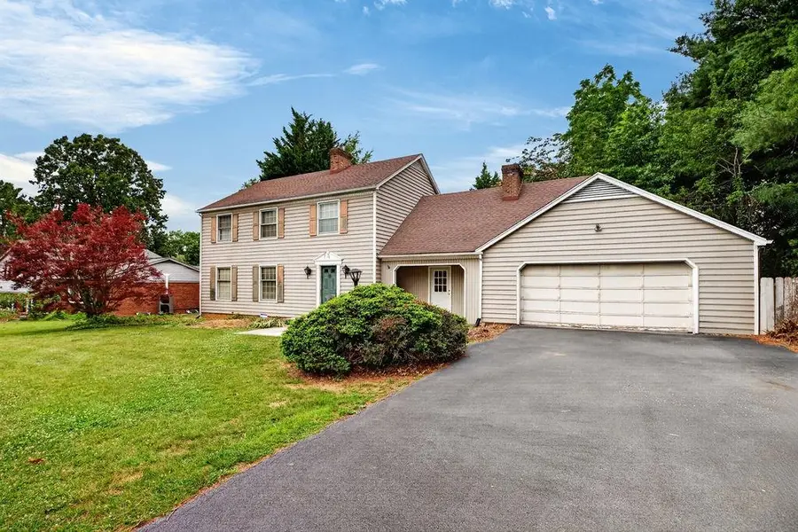 2818 Plantation Ln, Waynesboro, VA 22980 - #2
