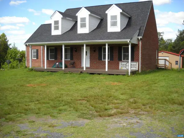 432 Twin Oaks Ln, Kents Store, VA 23084
