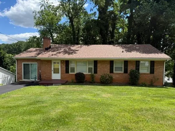 107 Nottingham Rd, Staunton, VA 24401