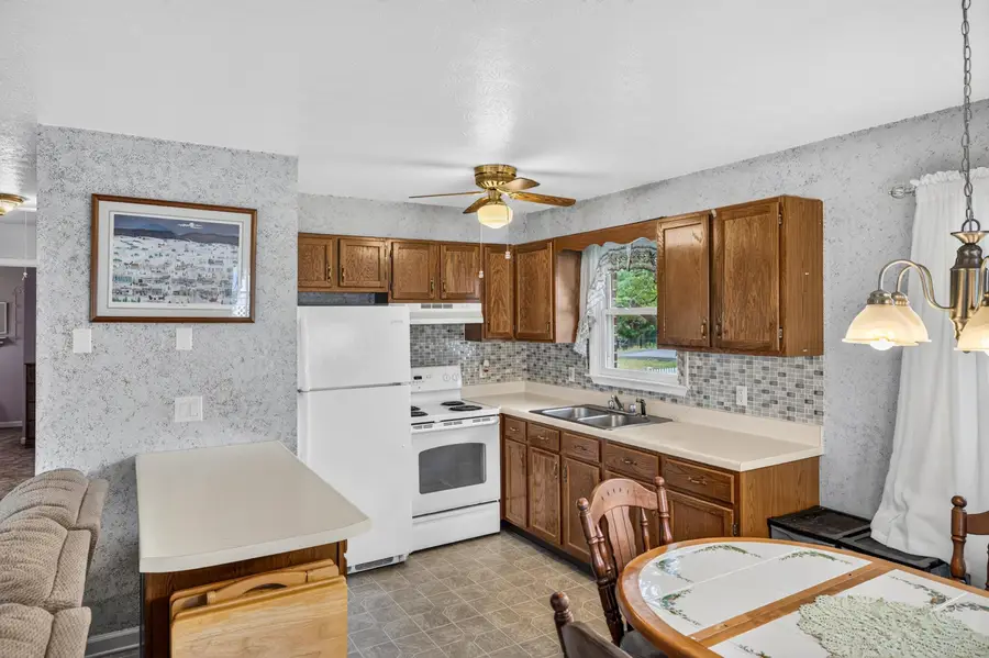 229 1st St, Broadway, VA 22815 - #2
