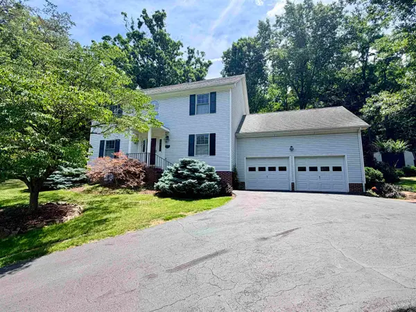 818 Beverley St E, Staunton, VA 24401