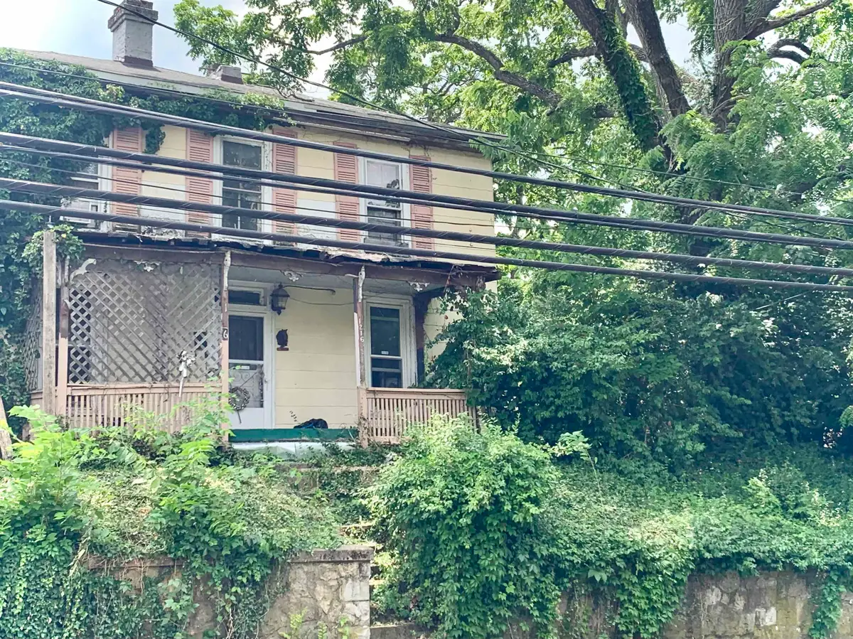 1216 Beverley St W, Staunton, VA 24401 - #1