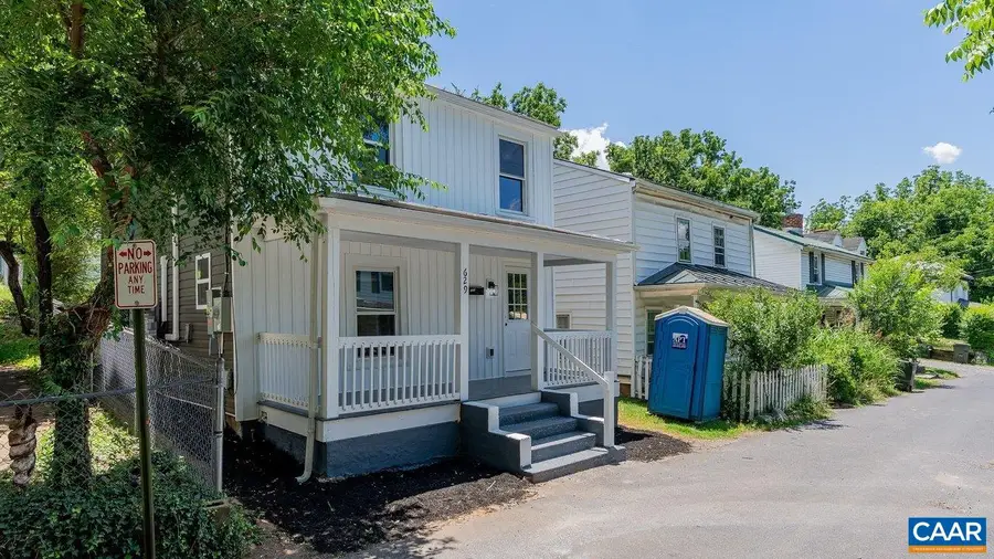 629 Baptist St, Staunton, VA 24401 - #2